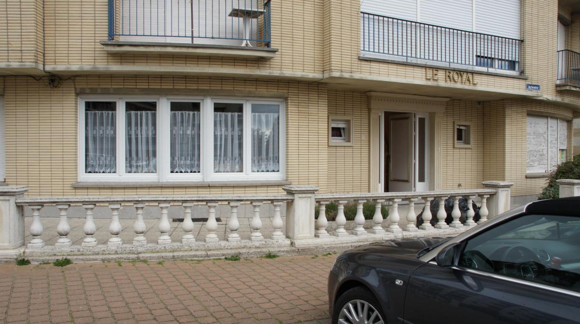 Appartement LE ROYAL. De Panne Exterior foto
